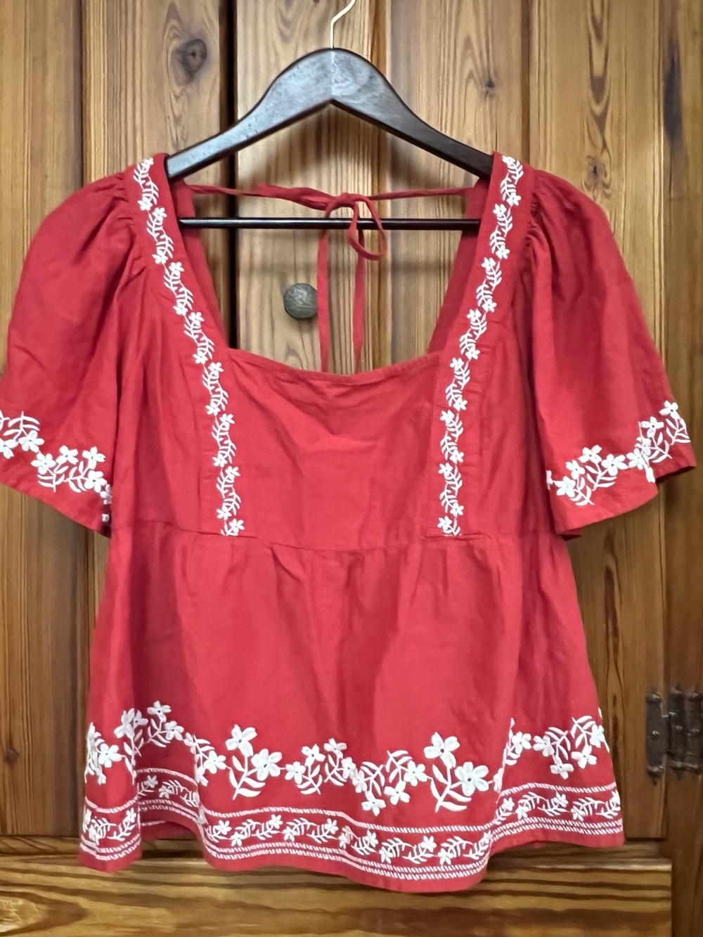 NWT Old Navy-Red peasant peplum blouse with white embroidery S